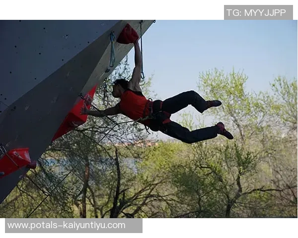 北京攀岩队速度训练揭秘:如何在攀岩中追求极限与突破 北京攀岩队速度训练揭秘:如何在攀岩中追求极限与突破