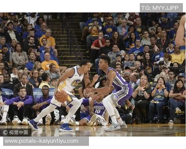 勇士与骑士激战高清图集展现篮球魅力与精彩瞬间 勇士与骑士激战高清图集展现篮球魅力与精彩瞬间